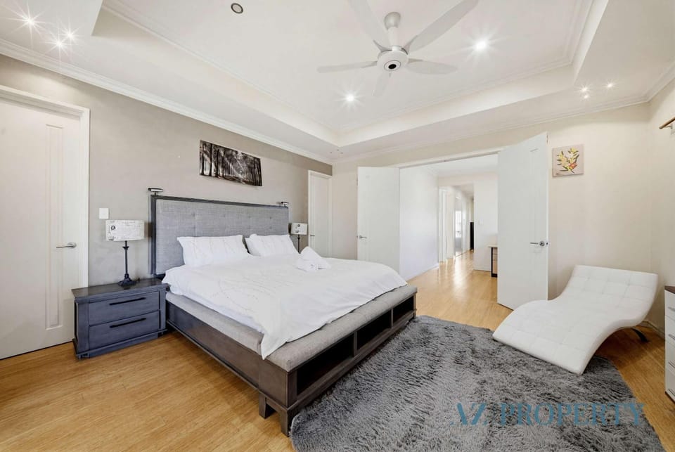 4BR Spacious & Stylish Bayswater Accommodation House in Bayswater