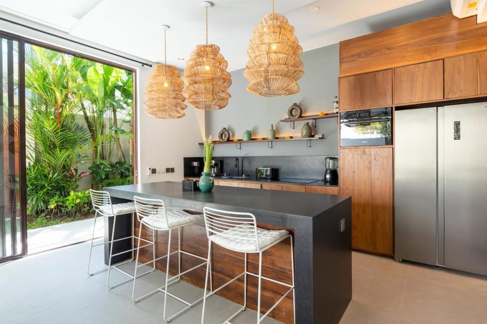 Luxury Tropical Escape 4BR Villa in Umalas w Pool Villa in North Kuta