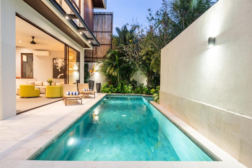 Luxury Tropical Escape 4BR Villa in Umalas w Pool Villa in North Kuta