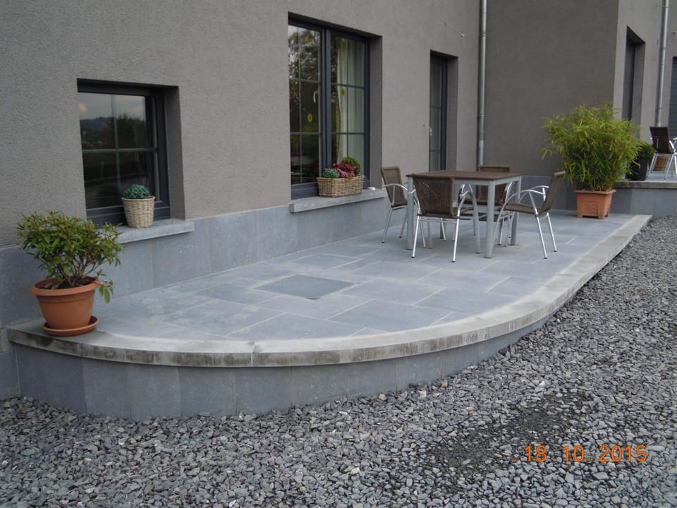 Patio, Facade/entrance