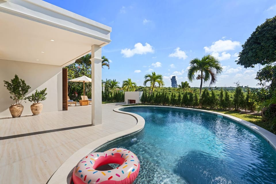 Patio, Day, Natural landscape, Garden, Garden view, Pool view, Swimming pool, Swimming pool, sunbed