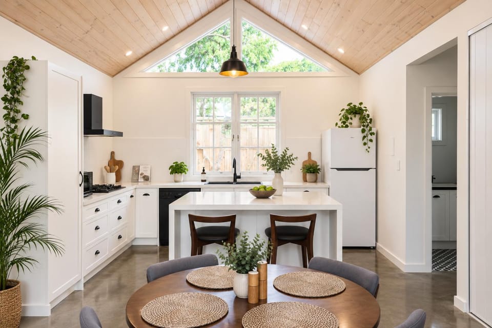 Dining area, kitchen