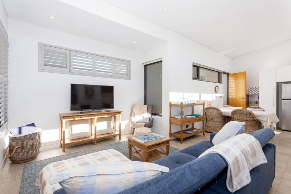 Floreat Studio Retreat, Near City & Beach, Free Parking House in Perth