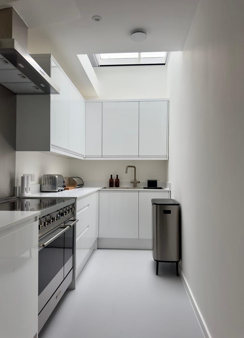 Kitchen or kitchenette, dishwasher, oven, pet friendly, stove, toaster