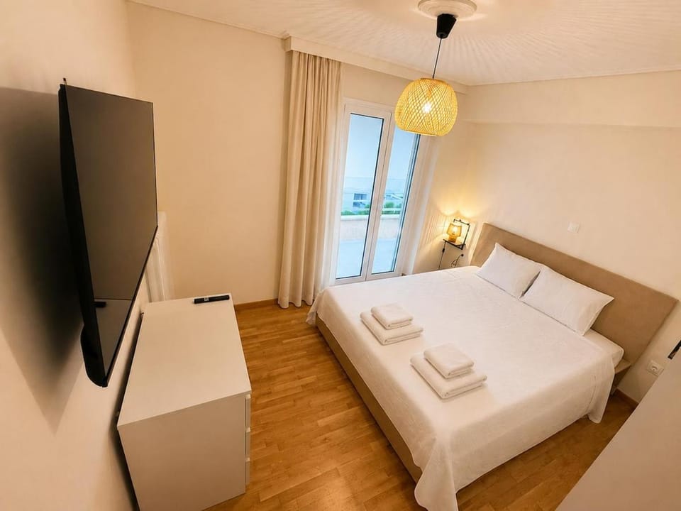 Panoramic Seafront Apartment- Flisvos Marina Apartment in South Athens