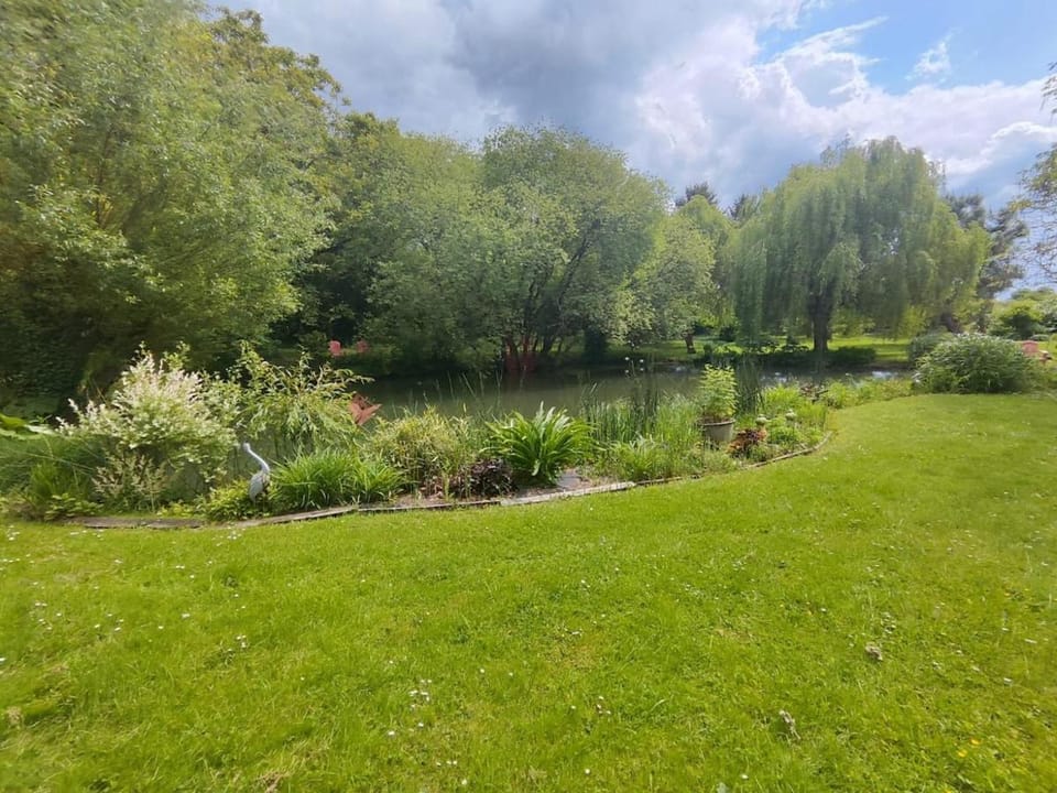 La Clairière Secrète Nature et relaxation House in Centre-Val de Loire