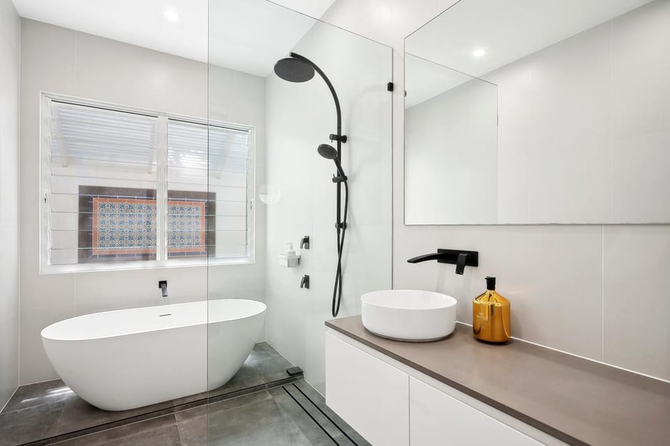 Shower, Toilet, Bathroom, Bath, towels