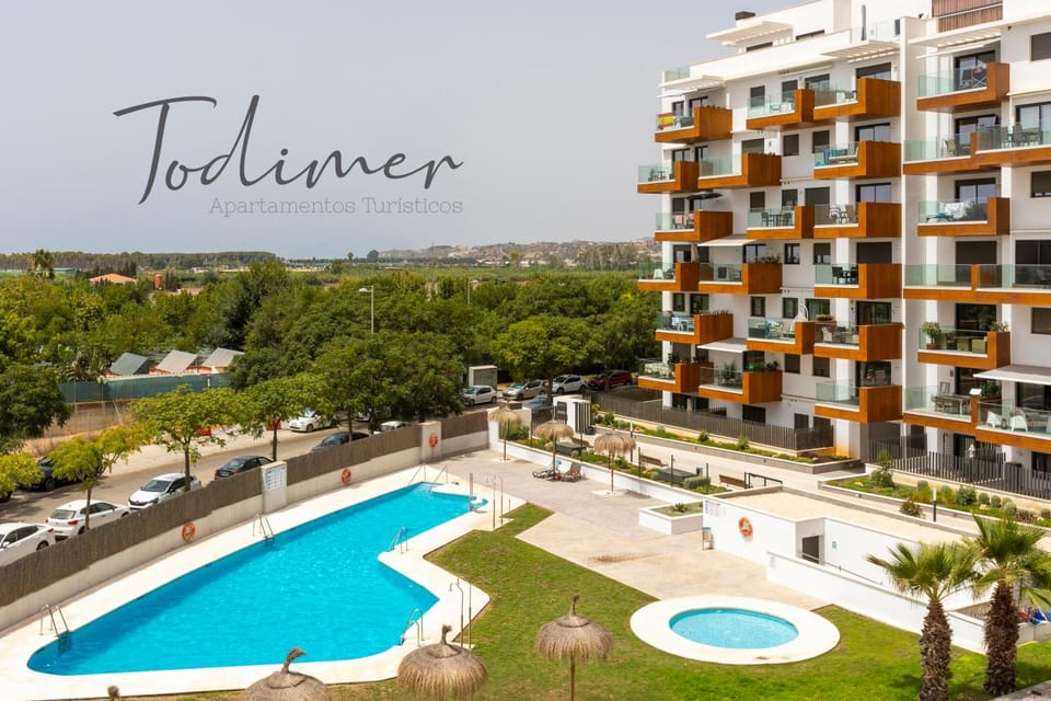 Pool view, Swimming pool, sunbed