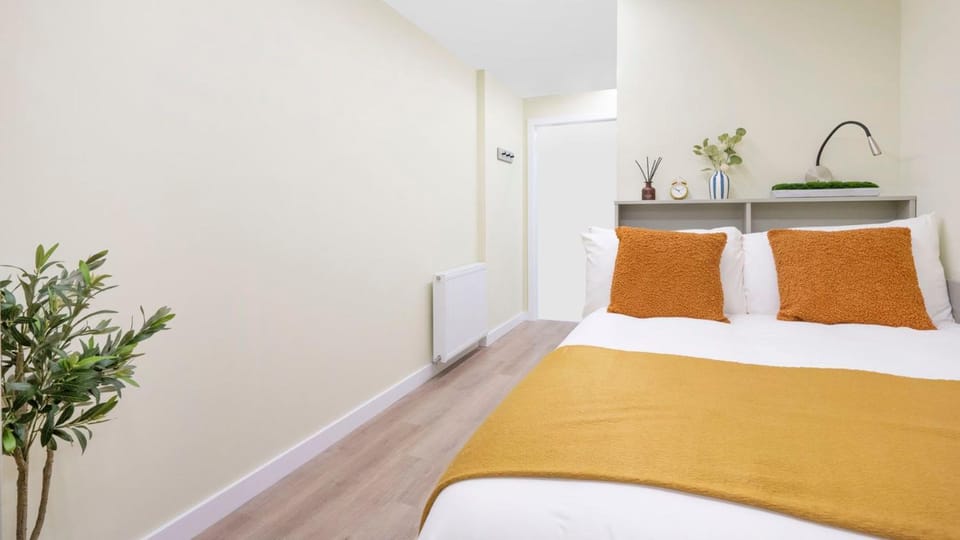 Bed, Photo of the whole room, Bedroom