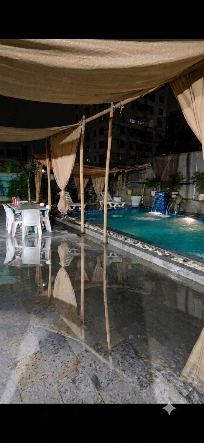 Swimming pool