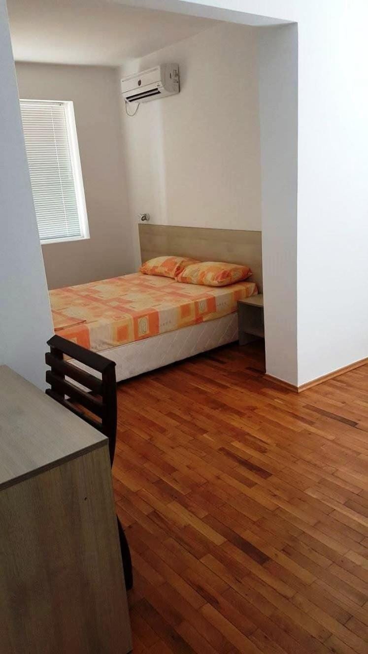 Къща за гости БРИЗ Bed and Breakfast in Burgas