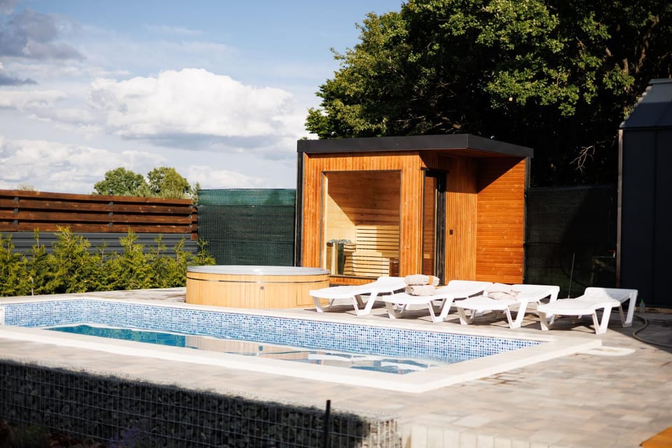 Swimming pool, sunbed