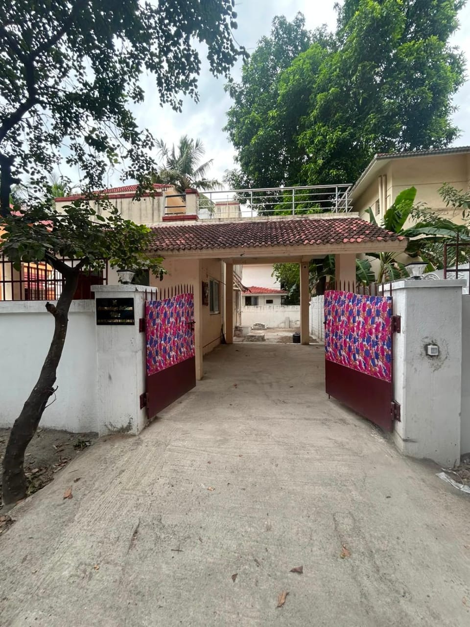 Facade/entrance