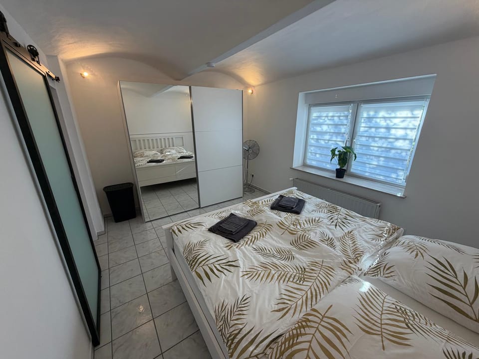 Bedroom, wardrobe