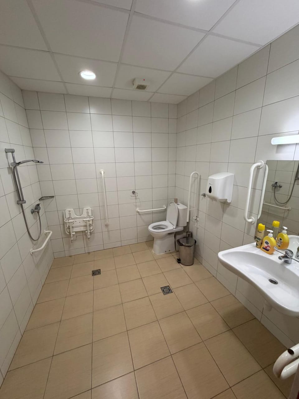 Shower, Bathroom, towels