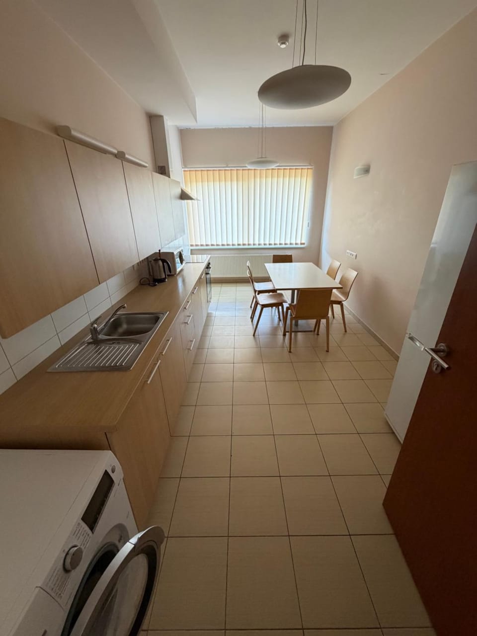 Kitchen or kitchenette, Dining area, stove