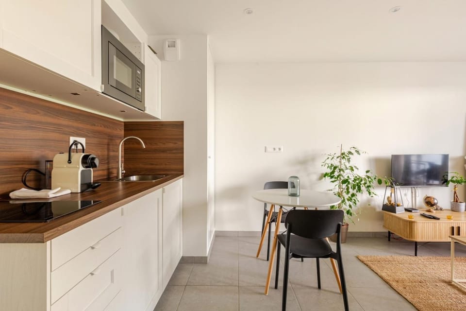 Cozy studio with private garden 500m from the center Apartment in Grand Est