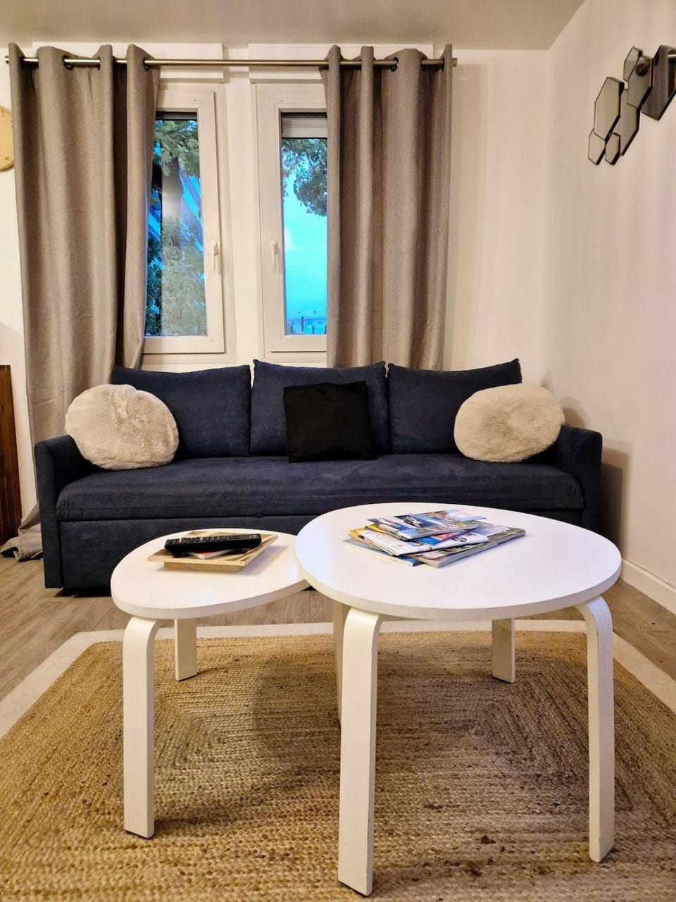 Beautiful cozy 1-bedroom 900m from the Lake Apartment in Annecy