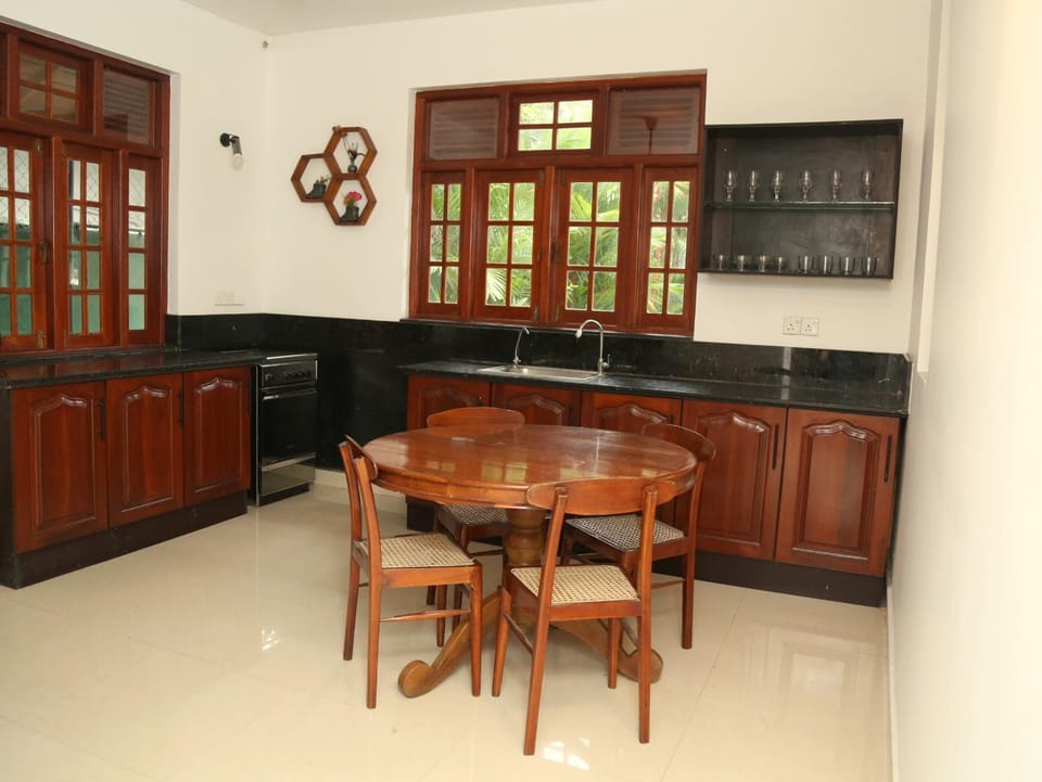 Villa Mango Tree - Hotel in Panadura Villa in Western Province