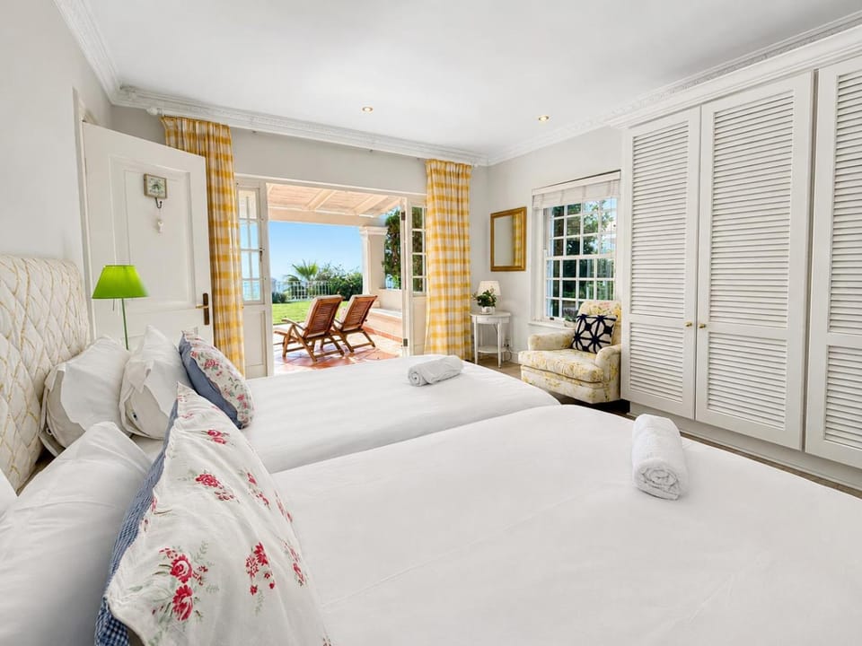 Bed, Photo of the whole room, Bedroom, towels, wardrobe