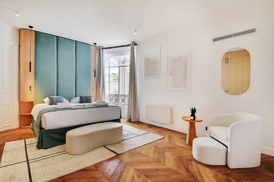 Bed, Photo of the whole room, Seating area, Bedroom, wardrobe