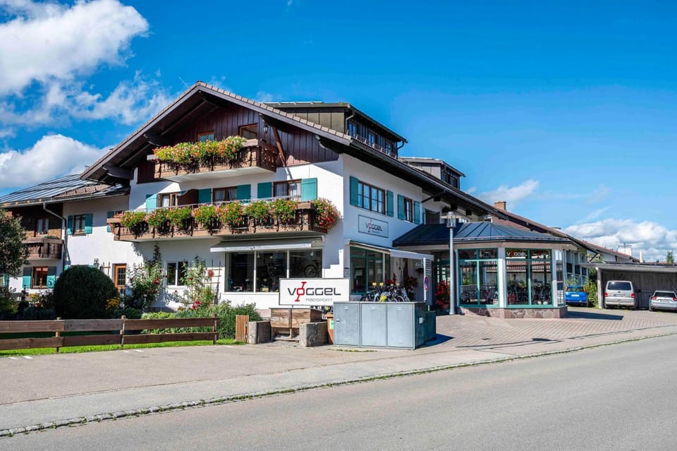 Property building, Spring, Day, Location