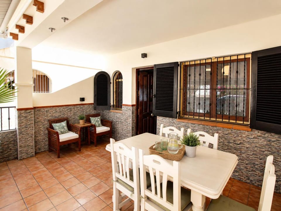 Patio, Dining area
