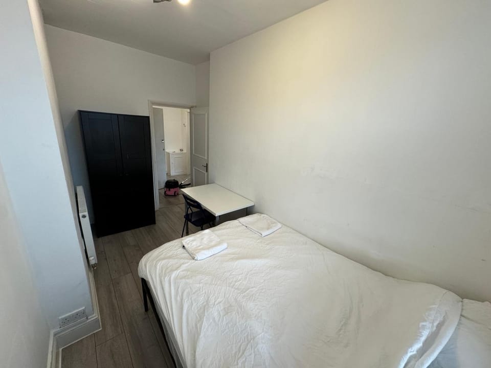 Double room in shared flat in Central Hove by the seafront Apartment in Hove