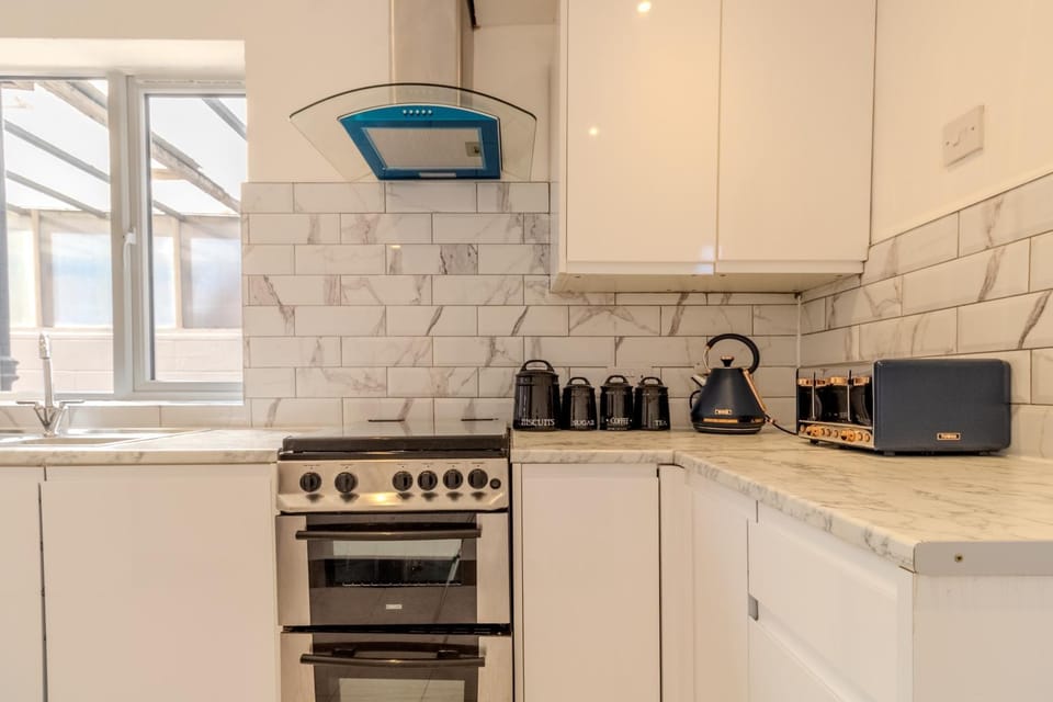 Kitchen or kitchenette, oven, stove