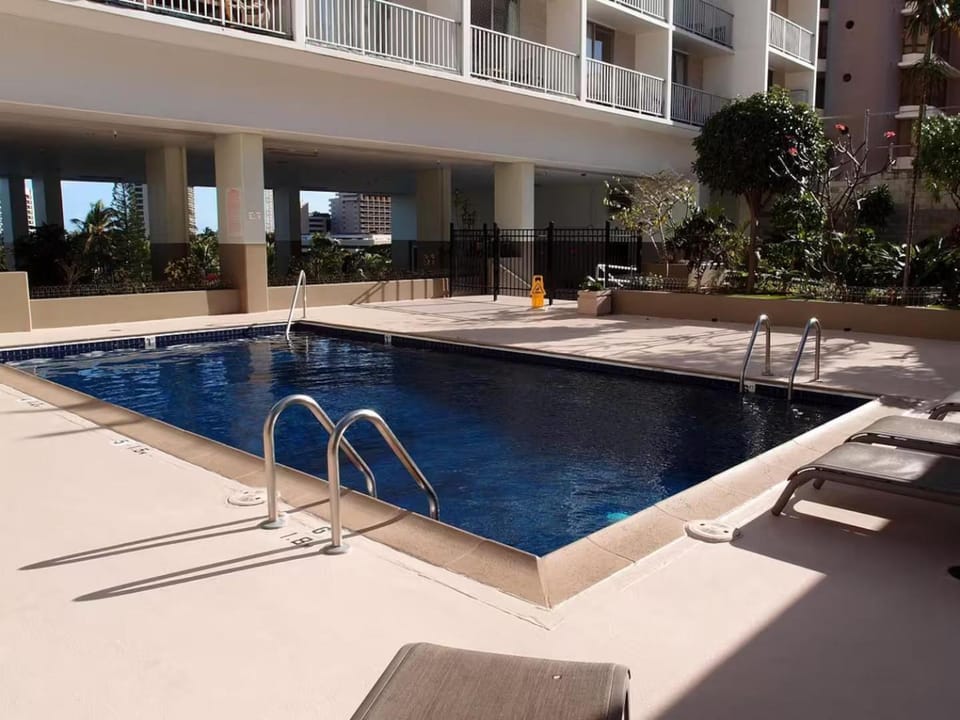 Oceanfront Aloha Luxe in Waikiki Apartment in McCully-Moiliili