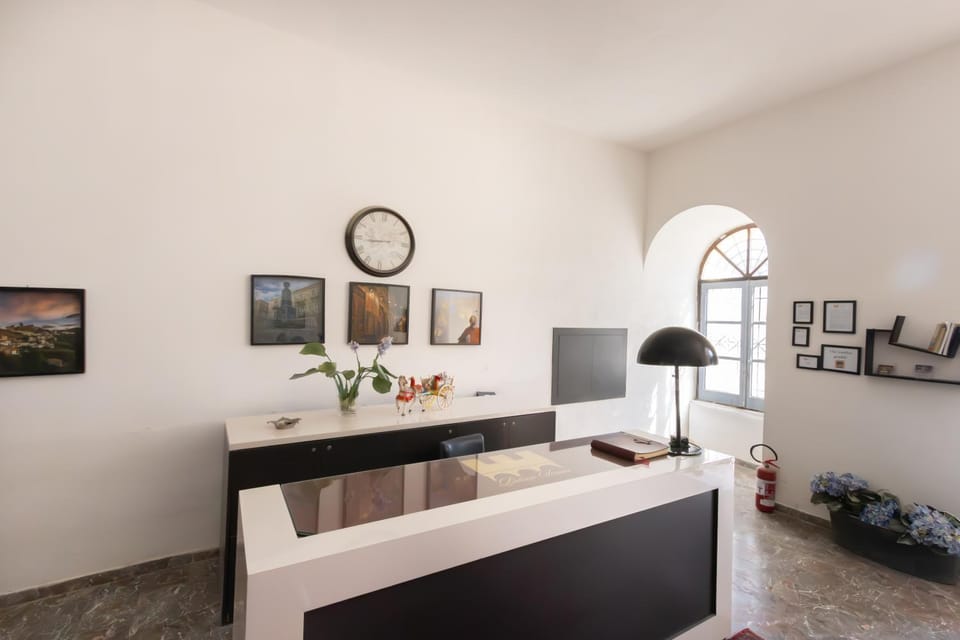 Resid Enza Palazzo Sciacca Bed and Breakfast in Patti