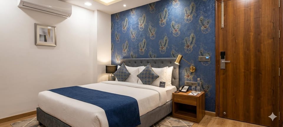 Bed, Photo of the whole room, Bedroom, Breakfast, wardrobe, air conditioner