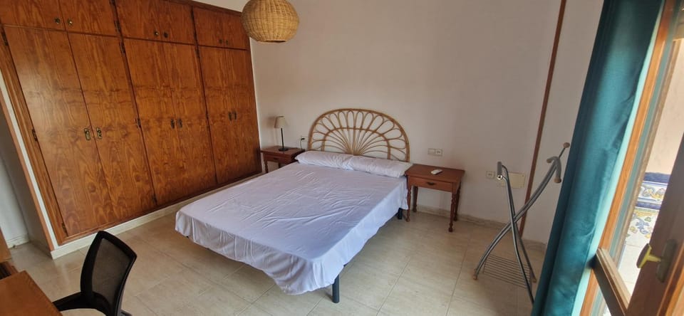 Bed, Bedroom, heating, microwave, wardrobe, air conditioner