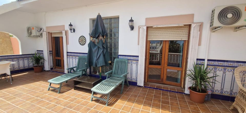 Balcony/Terrace, sunbed