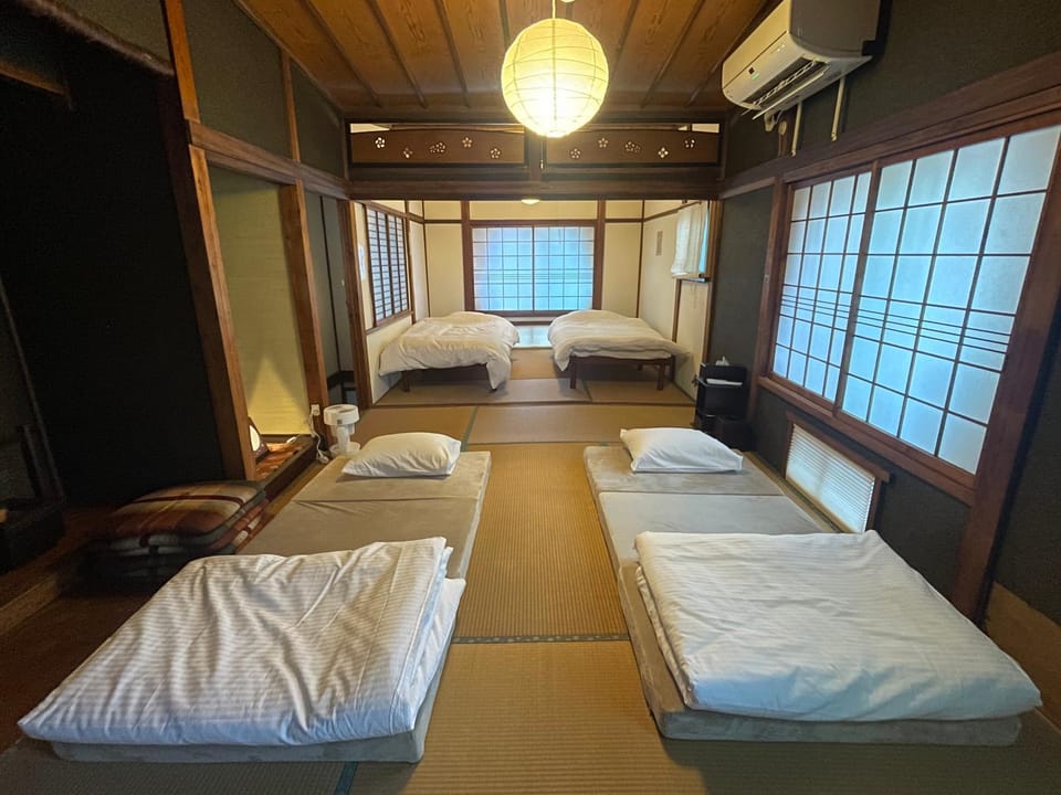 高松駅徒歩9分#1棟貸切#最大6名#3ベットルーム Apartment in Japan