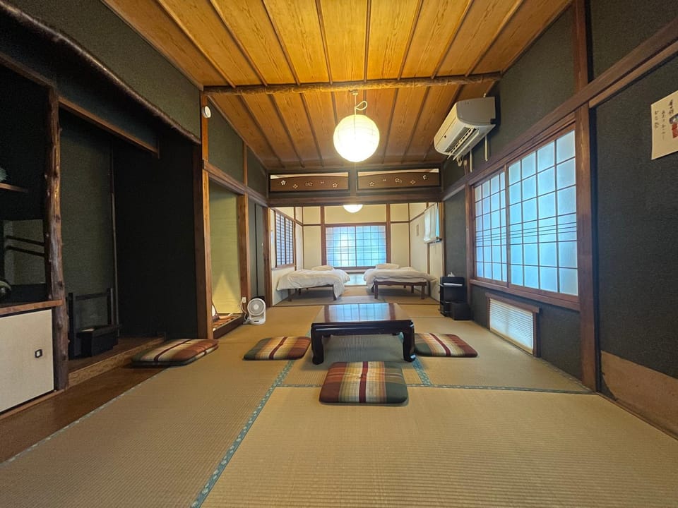 高松駅徒歩9分#1棟貸切#最大6名#3ベットルーム Apartment in Japan