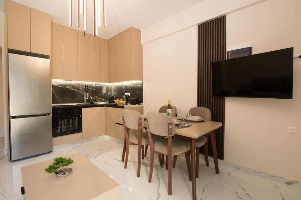 TV and multimedia, Kitchen or kitchenette, Dining area