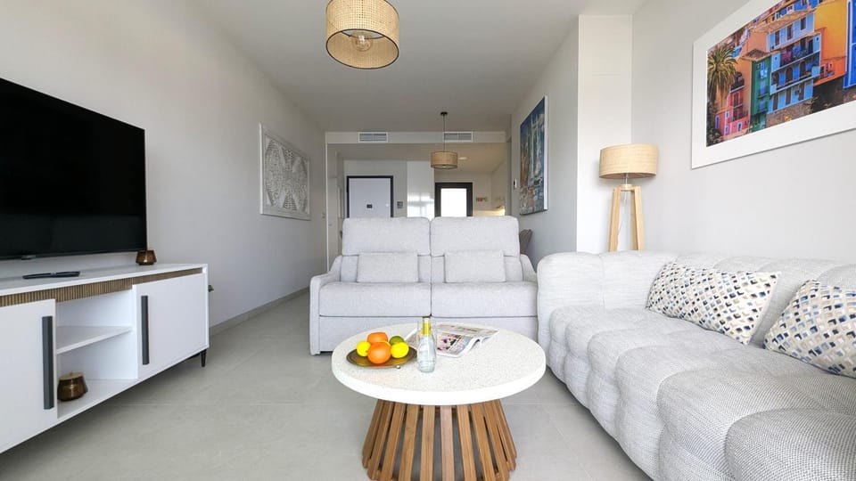 Communal lounge/ TV room, TV and multimedia, Living room