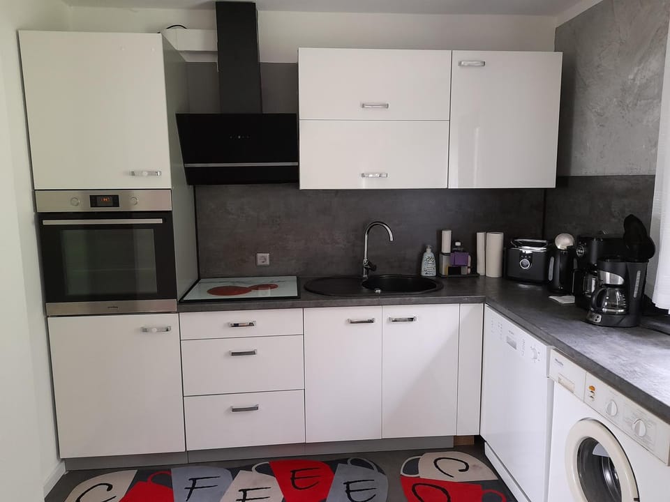 Kitchen or kitchenette, Living room