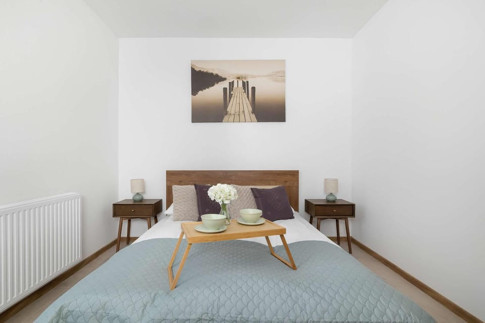 Bed, Living room, Photo of the whole room, Seating area, Bedroom, internet
