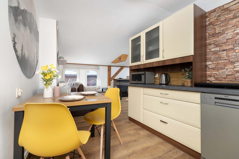 Kitchen or kitchenette, Dining area, dishwasher, stove