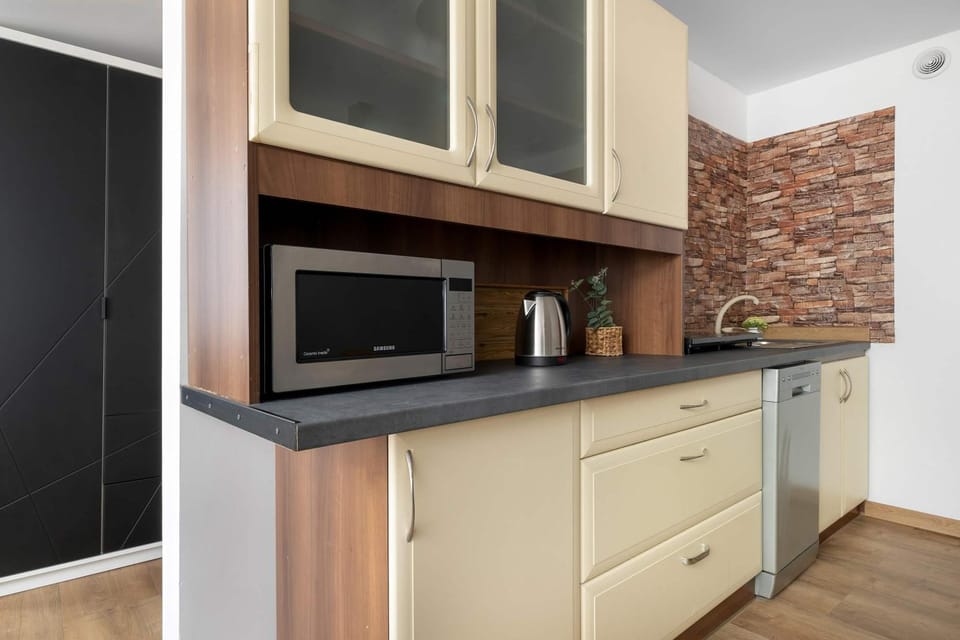 Kitchen or kitchenette, pet friendly, stove