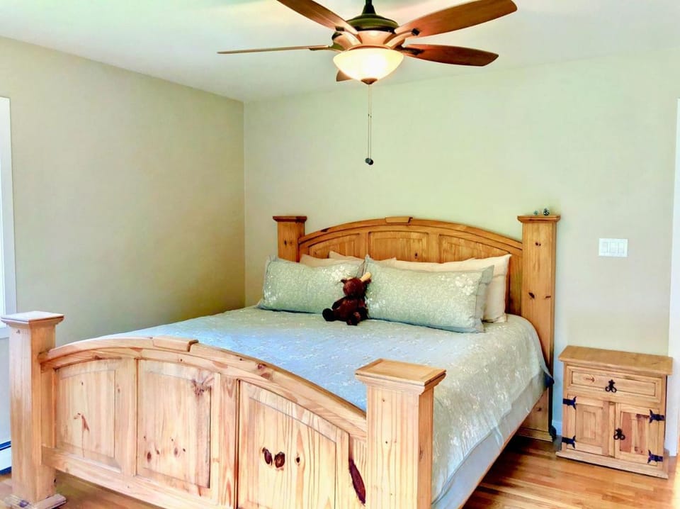 Slopeside Bretton Woods Resort Cottage for Families House in Carroll