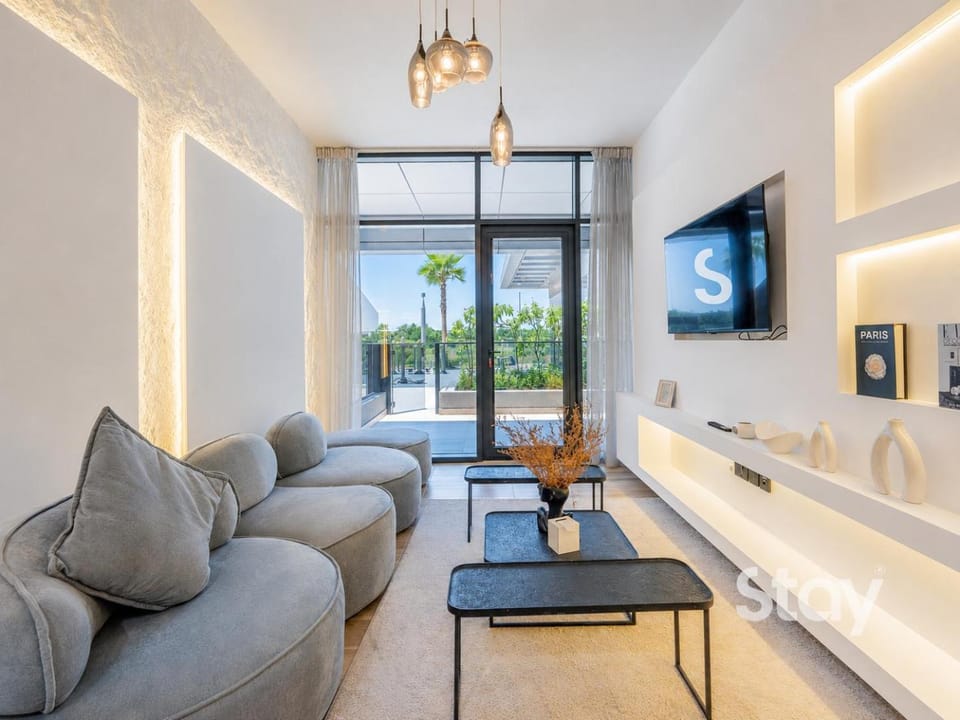 1BR Balcony overlooking Pool Studio City Apartment in Dubai