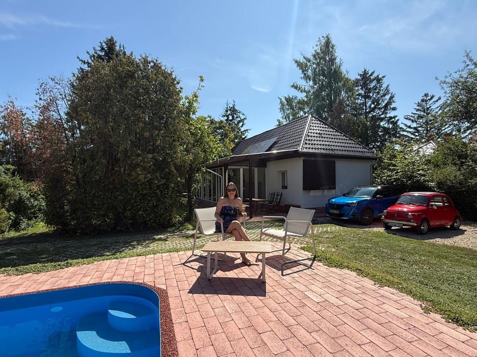 Property building, Garden view, Swimming pool