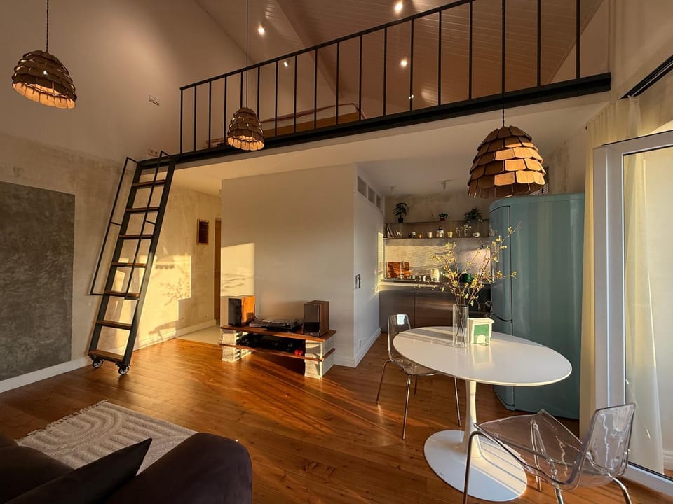 Kitchen or kitchenette, Living room, Seating area, Dining area