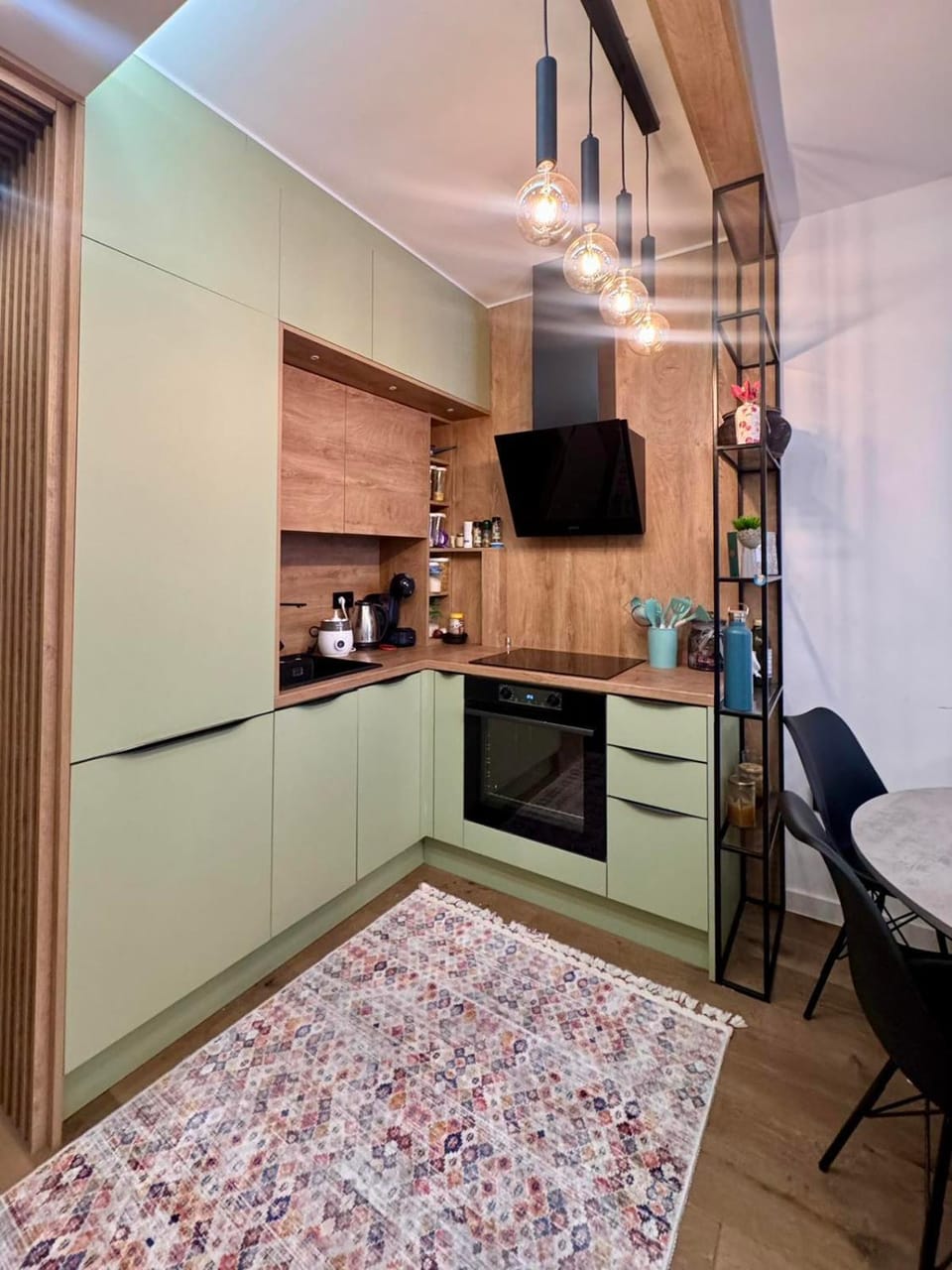 Coffee/tea facilities, Kitchen or kitchenette, Dining area