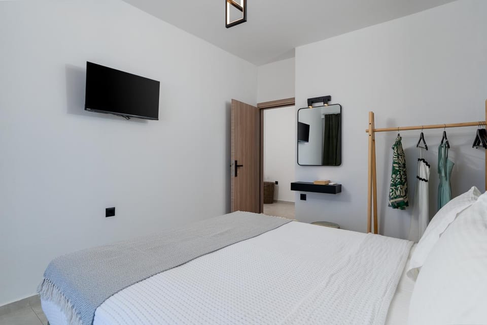 Bed, Photo of the whole room, Bedroom, wardrobe