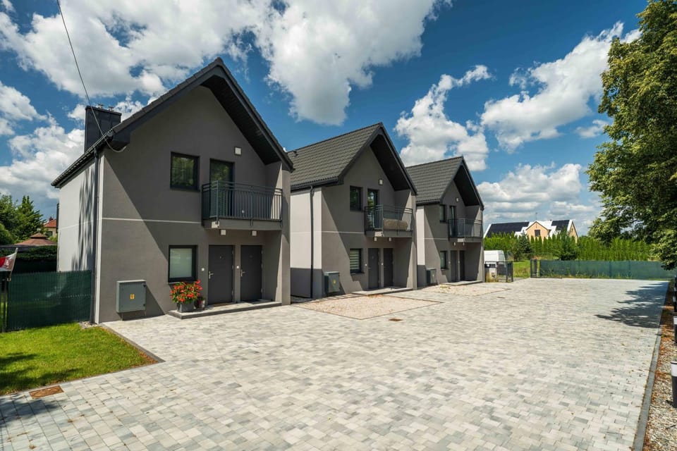 Property building, Neighbourhood