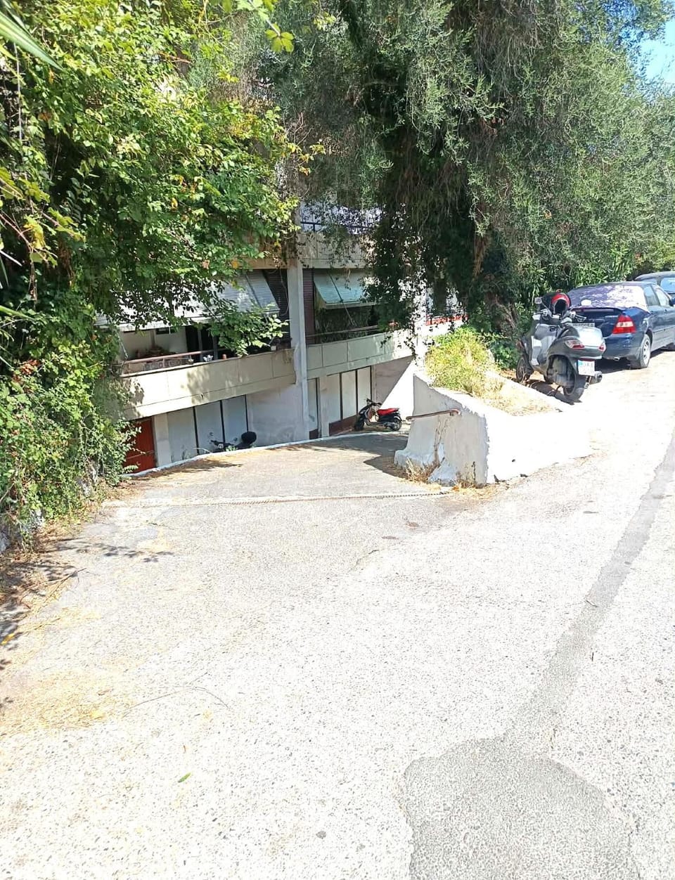 Neighbourhood, Parking